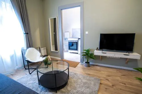 Cozy Apartment On The Boulevard.