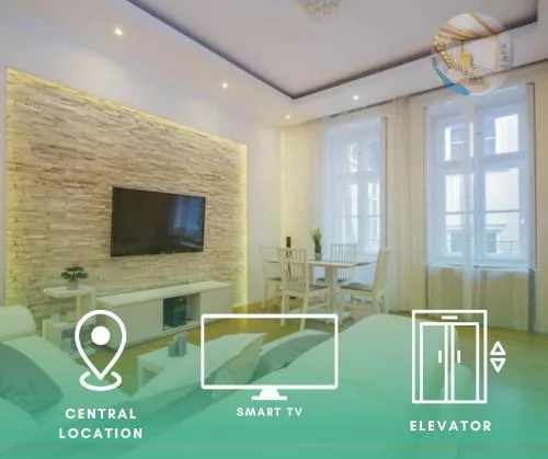 Cozy Hideaway on Szervita Square