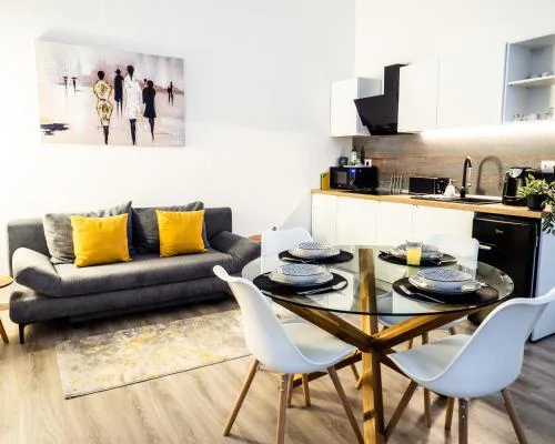 D52 - New home in downtown