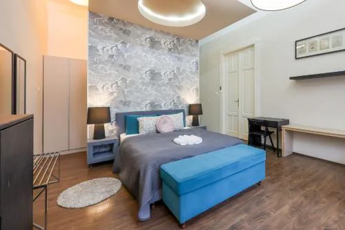 Deluxe Central Apartment with 4BEDRM 2 BATHRM