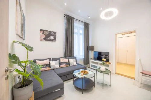 Deluxe & Cozy 3Bedroom Suites next to the Fashion St