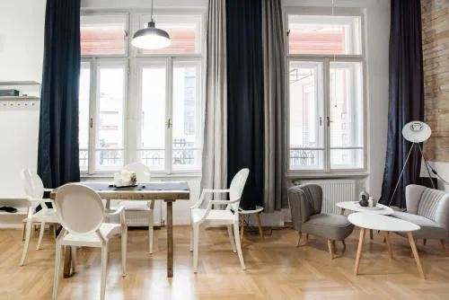 Designer Dream Home At The St. Stephen Basilica