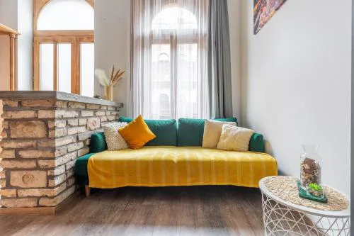 Designer studio apt