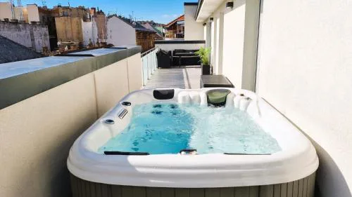 Diamond Luxury Apartment