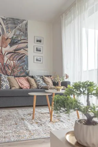 Dob36 Apartment with FREE Private PARKING and BALCONY
