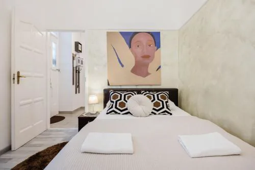 Dohany Synagogue Elegant 2BR 2BATH & Balcony