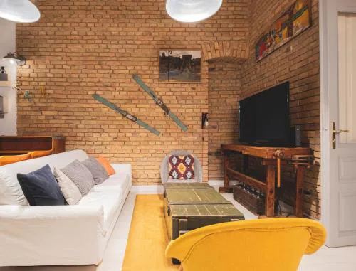 Downtown Palace District 3BR Urban Retreat