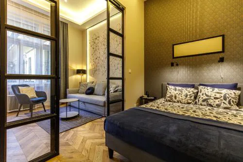 E13 - Elegant Apartment
