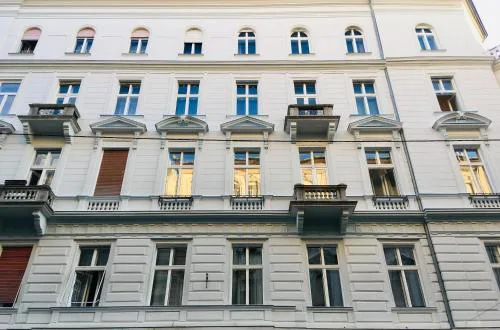 Eclectic Luxury & Spacious 2BR AC Apt in Center