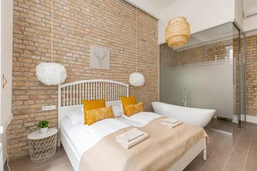 Eiffel Apartment