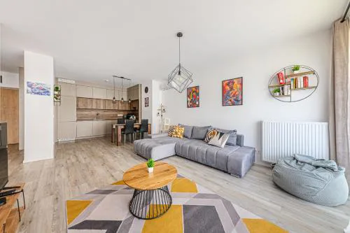 Elite Residence Suite -Chic Serenity with AC in a Free Park zone