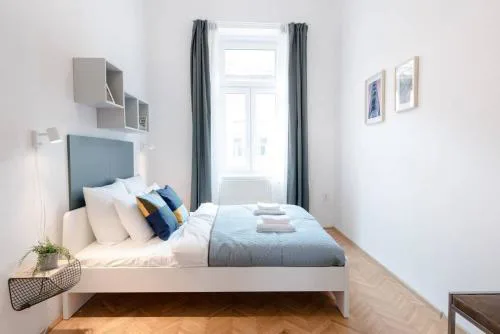 Excellent central location lovely home with AC
