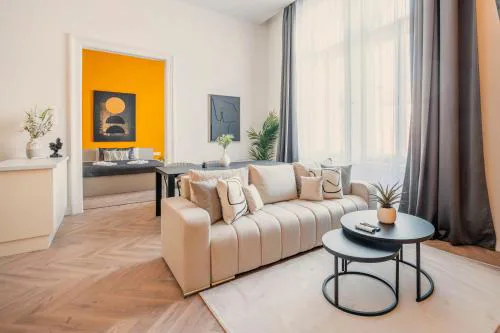 Exclusive Central 3BEDRM Stylish Residence by Prestige Homes