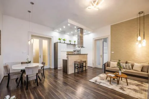 Exclusive & Charming City Center Residence w' Sauna