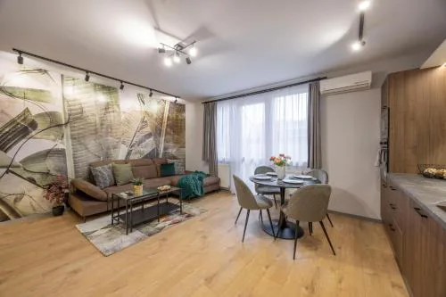Exclusive Duplex Residence with Balcony on Elisabeth St'