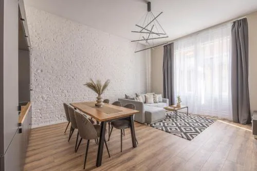 Exclusive Stylish Suite by Prestige Homes next to the Oktogon