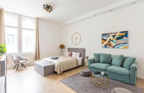 Exclusive Veres Palne Apartment By Cavaland new
