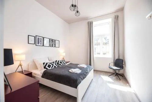 Extra central brand new large home with Air Con