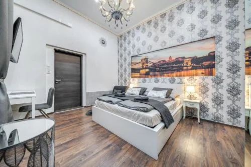 Fashion Street Central Apartment