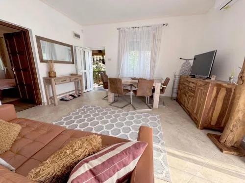 Full 2BDR Garden House near to Downtown Metro Free Parking