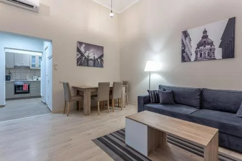 Goldcentral Apartment Akacfa-Next To Mazel Tov-Brilliant Location