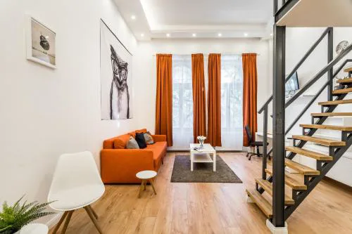 Grand Avenue Apartment