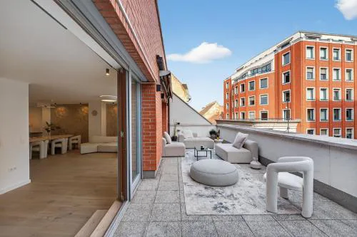 Grand Terrace Jacuzzi Penthouse Rooftop