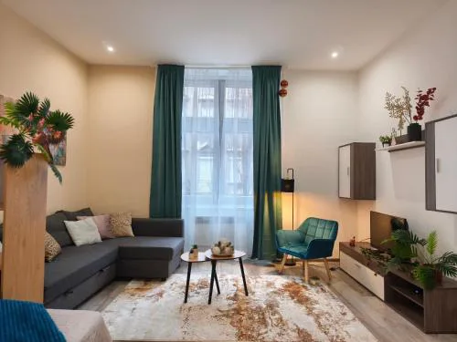 Harmony Apartment w 2 bedroom 2 bathroom in Jewish Quarter