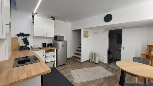 Headroom Apartment