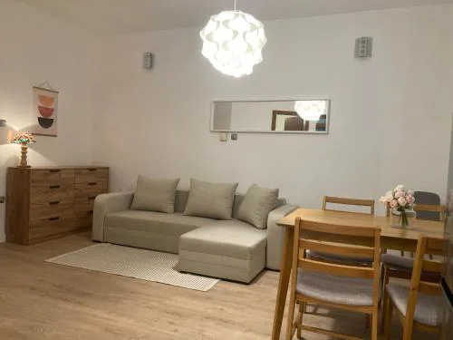 High Noon Apartment