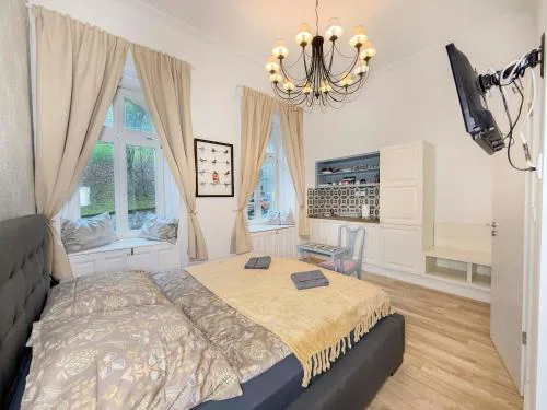 HJ7-B Hunyadi Apartment