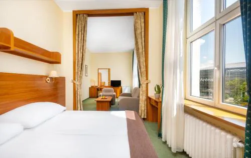 Hotel Millennium