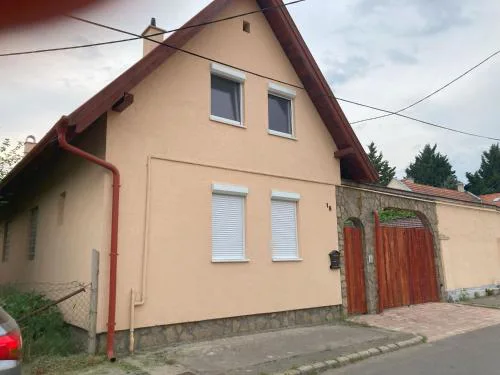 House with parking possibility