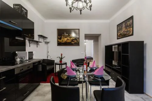 HR45 Grandissimo 3-bedroom 2-bathroom apt