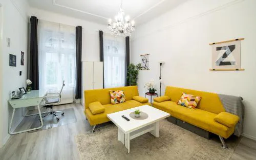 In Budapest, we would like to welcome you to our large, modern, and quiet apartment with AC and Netflix, located very near the world-famous New York Cafe