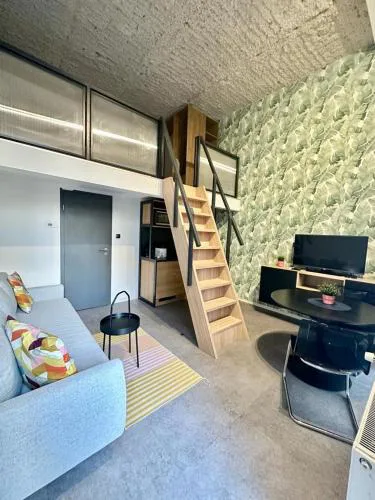 INBP10 Mini Loft I Free Parking I Self CHKN