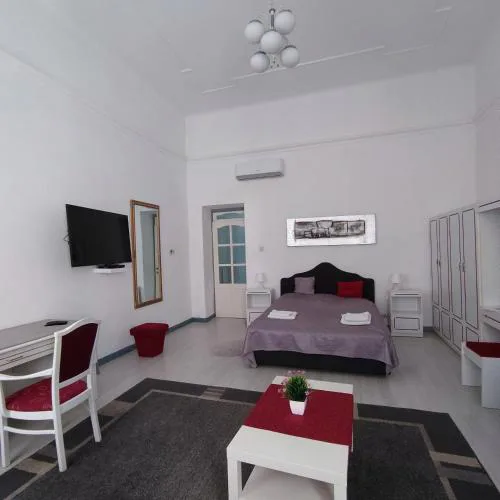 Julia Apartment