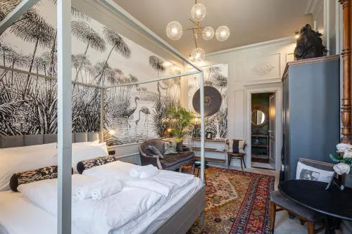Jungle Design 2BDR Apartment