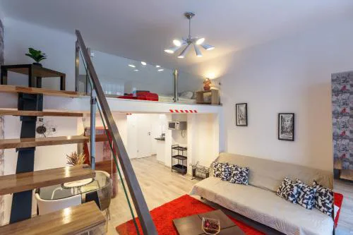 Karavan Corner Apartments