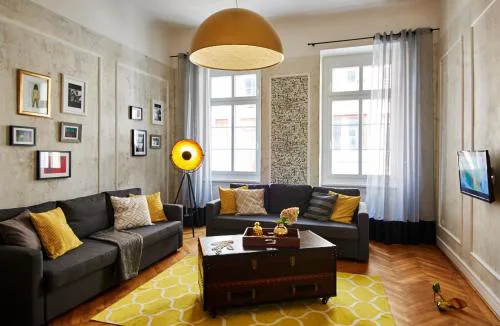 King Street Design Apartment for 12