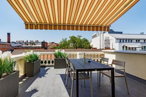 KLAUZAL Rooftop Suit
