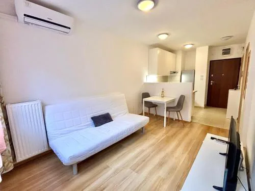 Leo residence