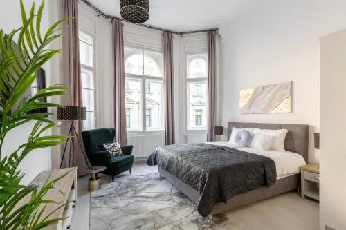 LH Gallery Apartments