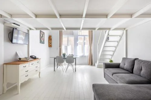 Lovely & Cozy AirCon home
