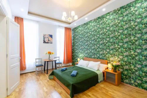 Lovely designer home with stunning Parliament view