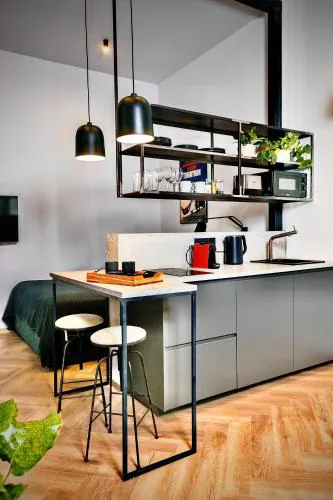 Lujza B Studio 45