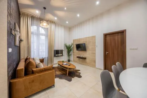 Luxe n' Charm Central Grand Suite by Prestige Homes