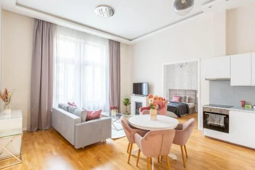 Luxury 3BEDRM 2BATHRM Apartment with Danube River View