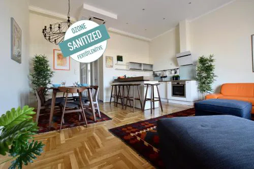 Luxury Apartment by Hi5 - Király street Suite
