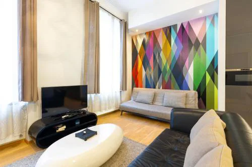 Luxury Apartment with Spacious Livingroom at Opera House